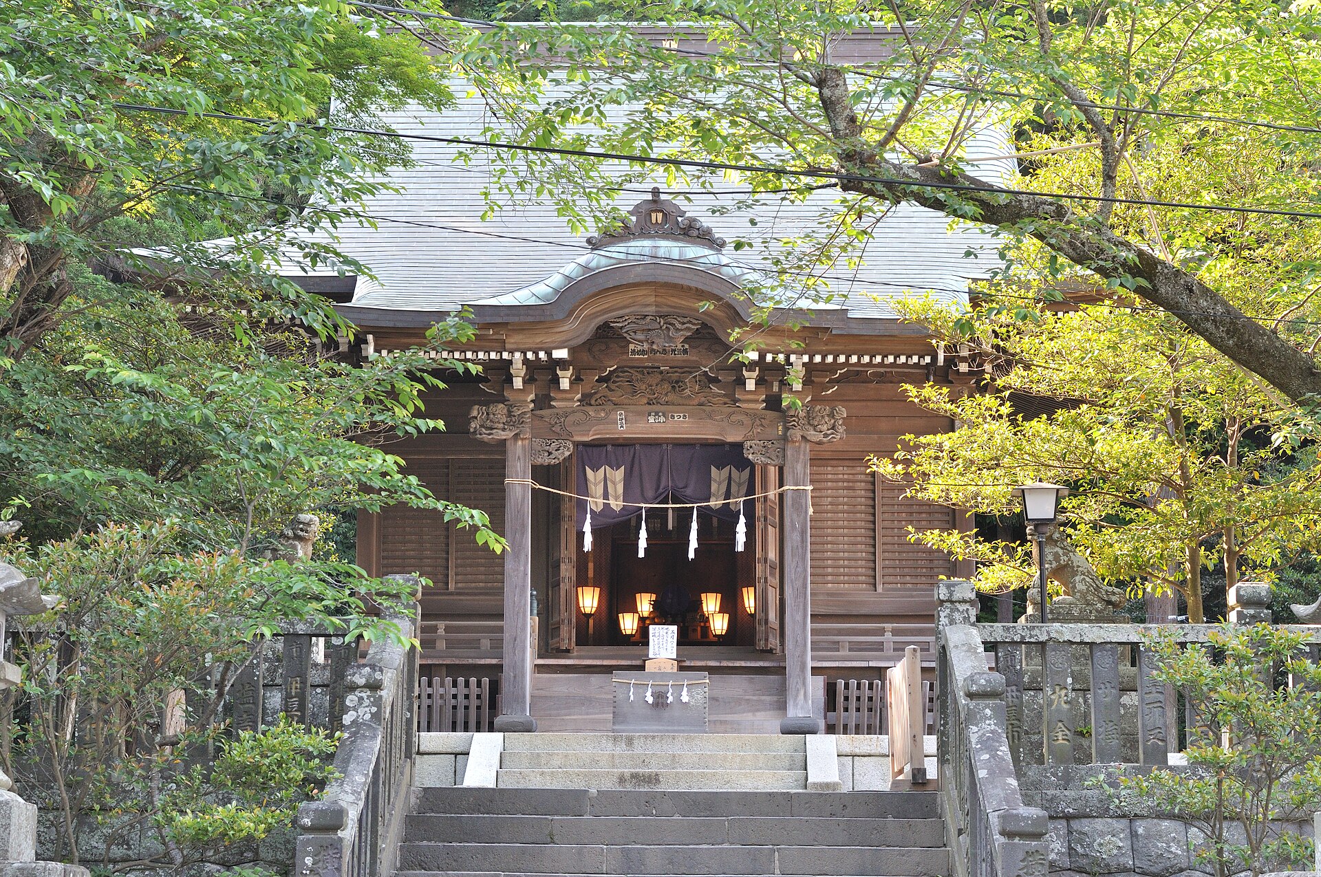 御霊神社