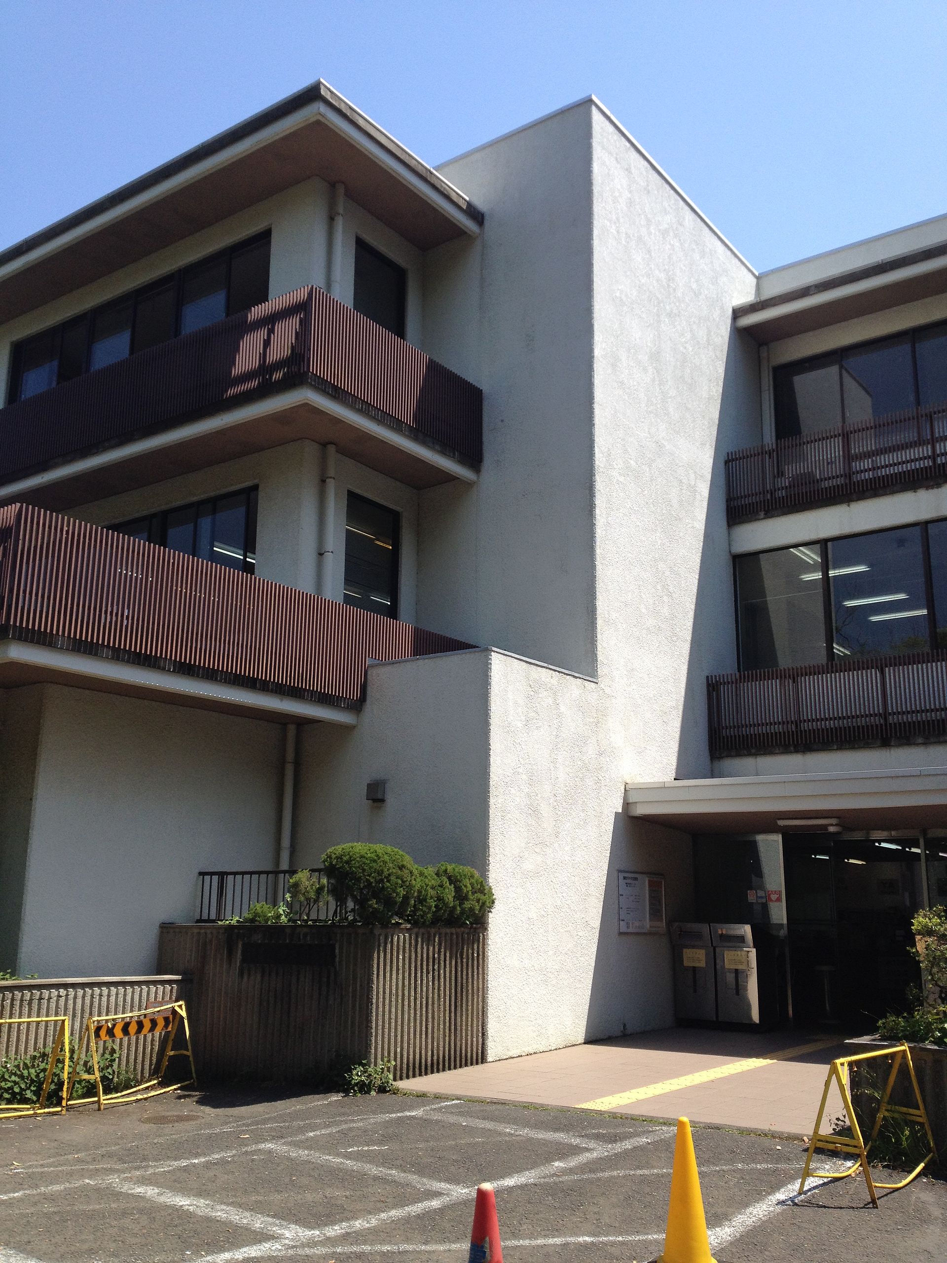 鎌倉市腰越図書館